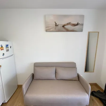 Apartment Hulot-838-iodine Parenthesis