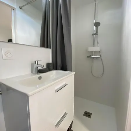 Hulot-838-iodine Parenthesis Apartment Frontignan